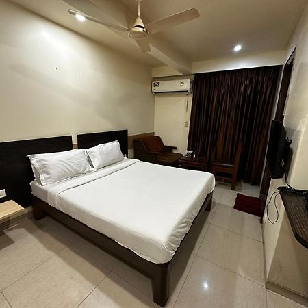 The Saffron Suites Sasupāda Extérieur photo