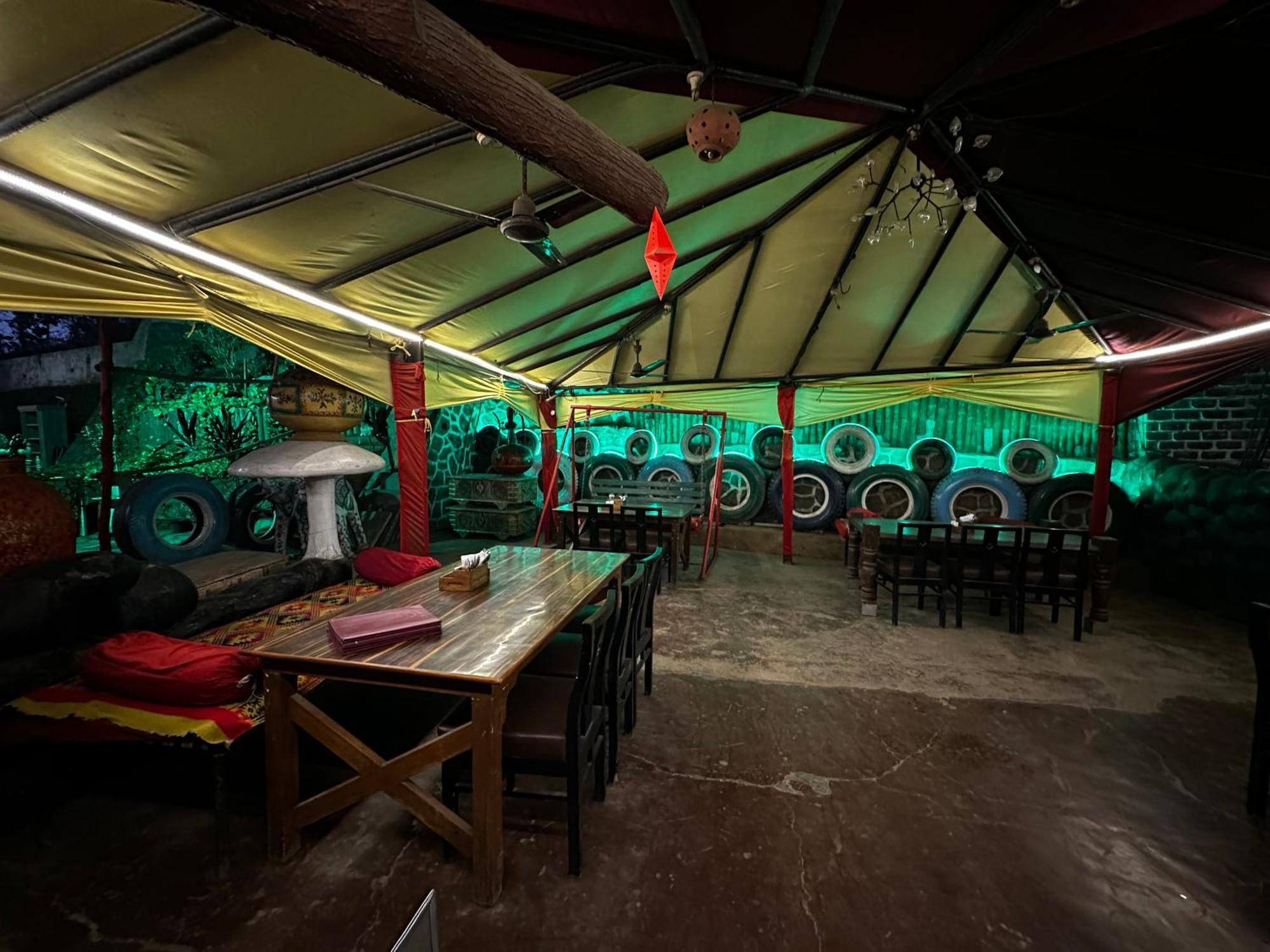 The Saffron Suites Sasupāda Extérieur photo