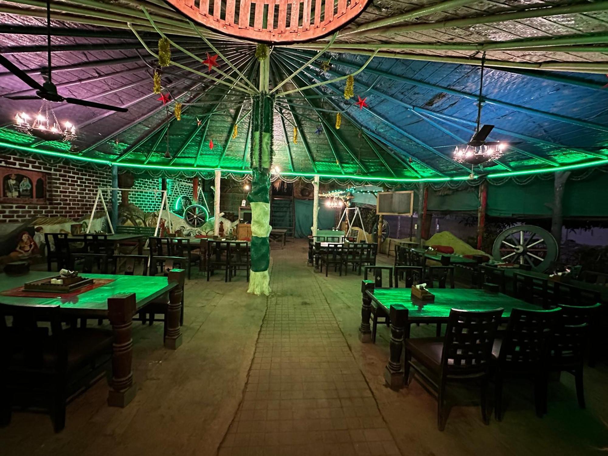 The Saffron Suites Sasupāda Extérieur photo