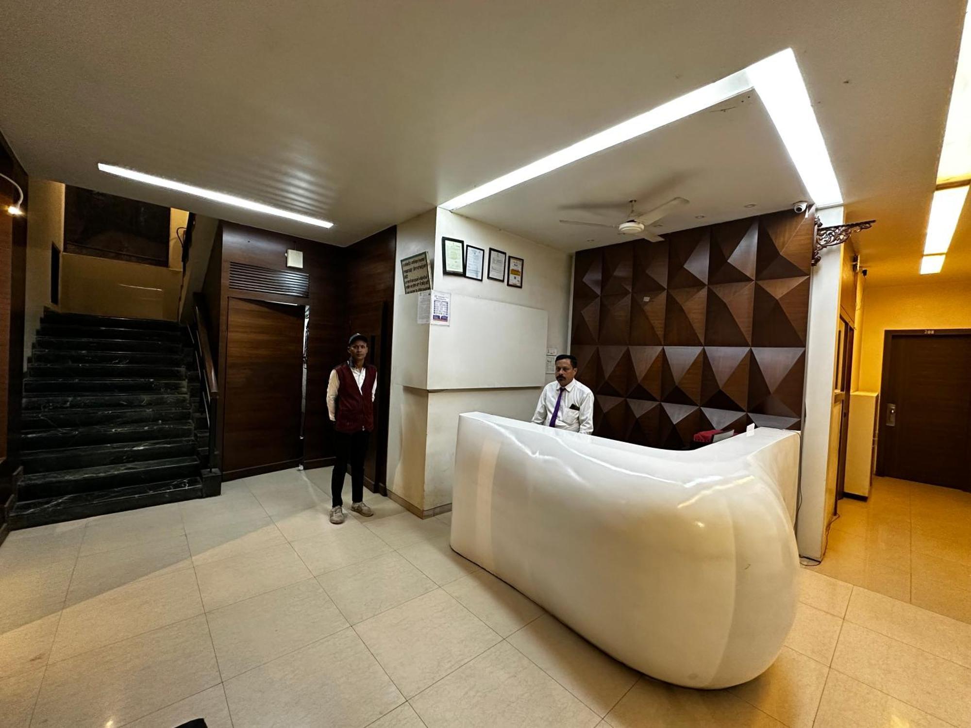 The Saffron Suites Sasupāda Extérieur photo